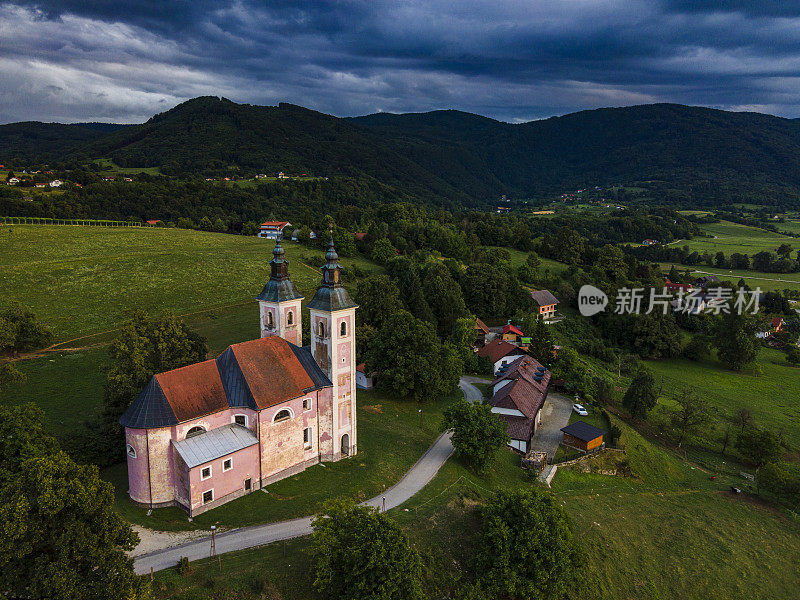 美好世界之母教堂(Metere Dobrego Sveta in Konstanjevica na Krki，斯洛文尼亚)。